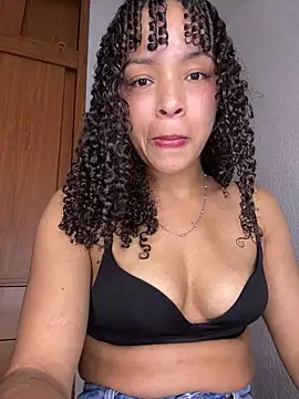 Yasmin777_ Chat XXX live