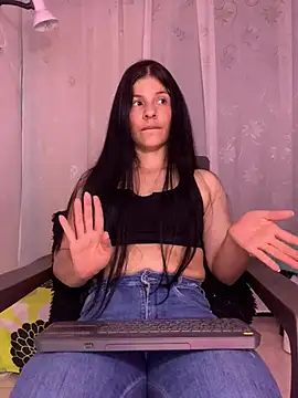 Estefani_32 Chat XXX live