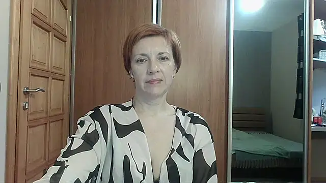 LoraLoraMay Adlı Modelin Canlı XXX Sohbeti