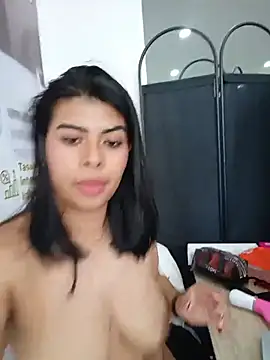 SOFIA-11_'s Live XXX Chat
