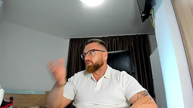 Findom_guy Adlı Modelin Canlı XXX Sohbeti