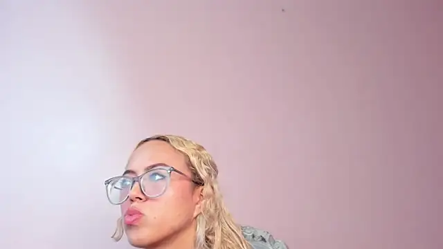 CristyBloom Chat XXX live