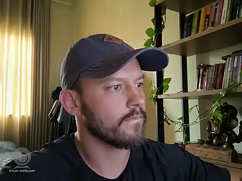 Chat +18 de amanteloiro ao vivo