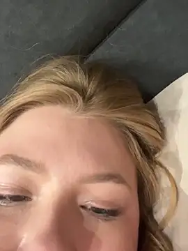 _Leya_ élő XXX-chatje