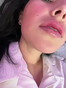 Chatroom XXX en direct de GiuliaBianchi