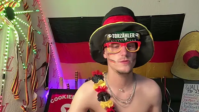 Cookieboy88 Adlı Modelin Canlı XXX Sohbeti