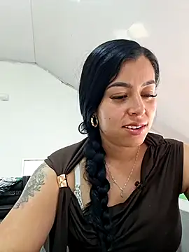 צ'אט XXX בשידור  חי של Luianna