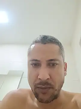 Arrombador20 Adlı Modelin Canlı XXX Sohbeti