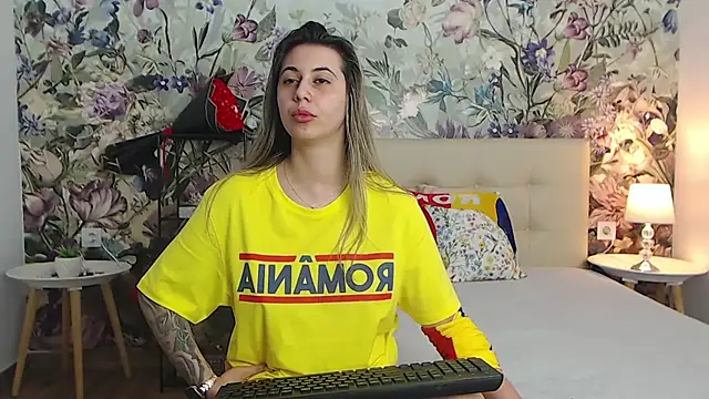 RoseDiamond06 Adlı Modelin Canlı XXX Sohbeti