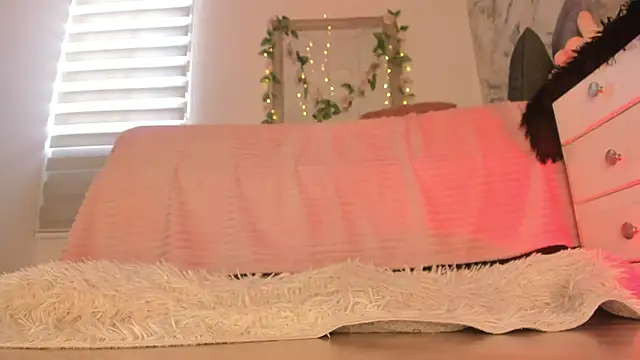 Chat +18 de Bella_desi_ ao vivo