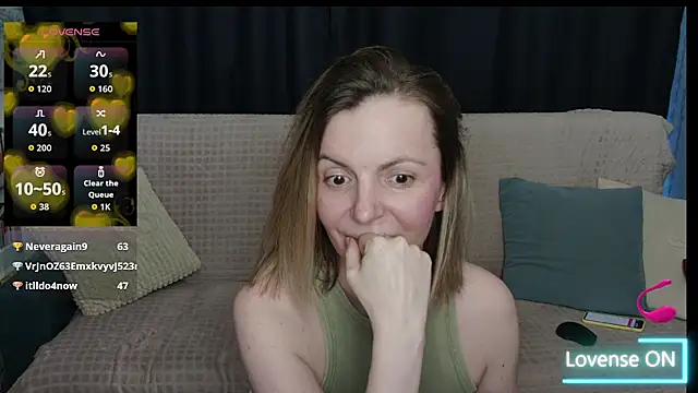XXX chat uživo modela kiramarta