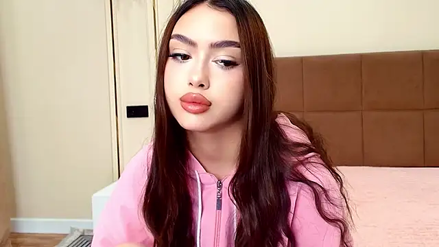 Chat +18 de maddie_perezz ao vivo