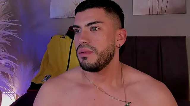 Alexander_Diazz Adlı Modelin Canlı XXX Sohbeti