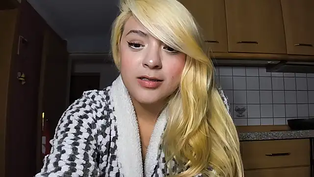 Chat +18 de SilvyDiamond ao vivo