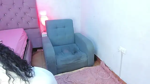 Latinabombsheell Adlı Modelin Canlı XXX Sohbeti
