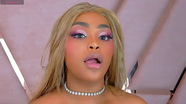 TiannahGlow's Live XXX Chat
