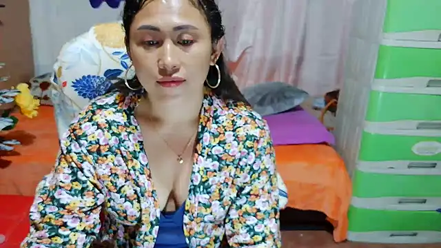 Filipina_Desire's Live XXX Chat