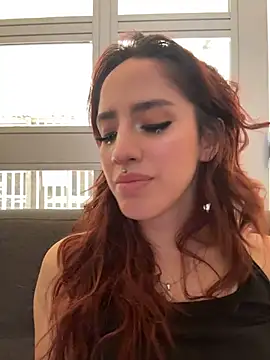 elodie_rouge Adlı Modelin Canlı XXX Sohbeti