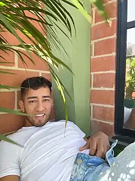 liam_bronw Adlı Modelin Canlı XXX Sohbeti