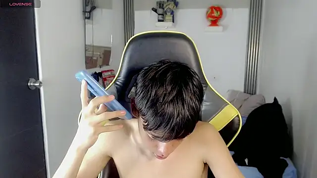 Liarr_ élő XXX-chatje