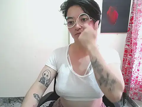 Came-IIn Live XXX chat