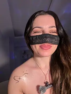 Chatroom XXX en direct de KnellForQueen