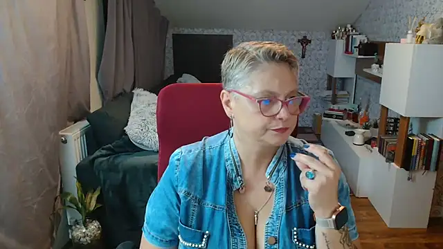 bigtits4you: онлайн-секс-чат