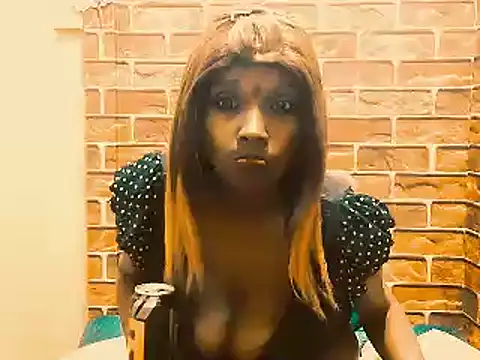 Fuckable_Nasty_MILF Adlı Modelin Canlı XXX Sohbeti