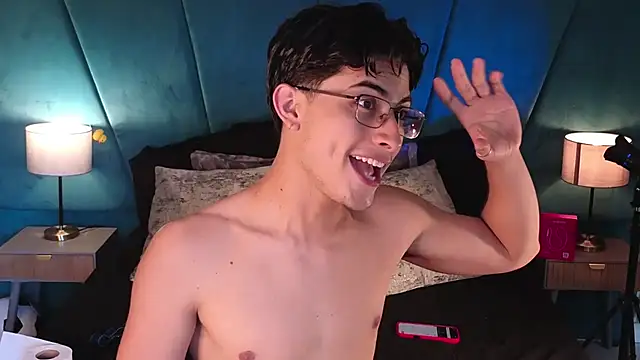 Pokazy przed kamerką – Aaron_Eze