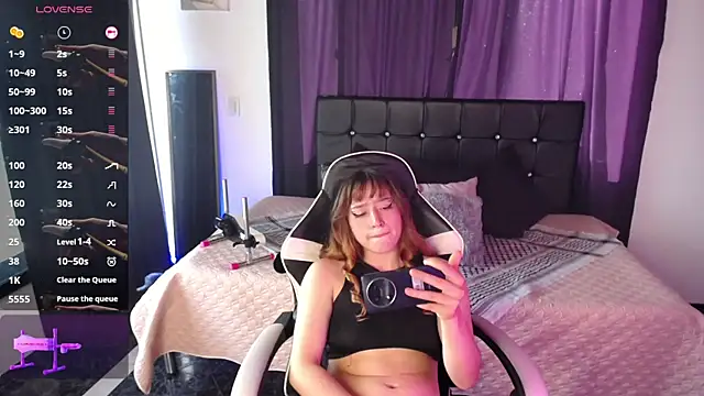 Chatroom XXX en direct de eliana_meaw