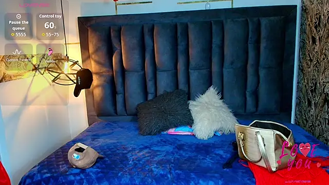 Abril_Fox__ élő XXX-chatje