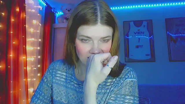 Klementa Adlı Modelin Canlı XXX Sohbeti