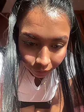 Iam-sophia27's Live XXX Chat