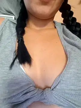 Ally-cutee Chat XXX live