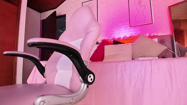 Kitty_Pam's Live XXX Chat