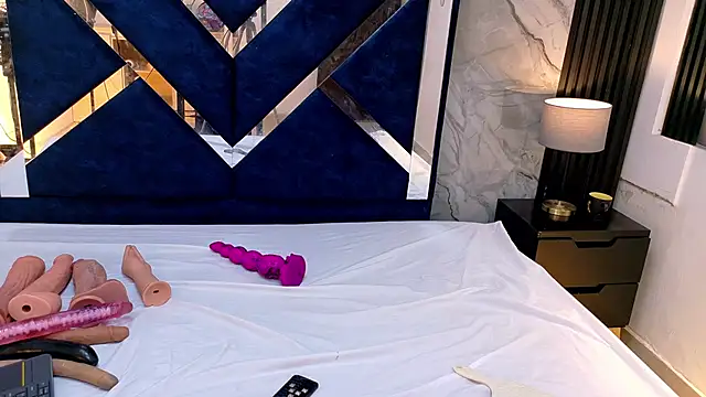 KarinaSimonz élő XXX-chatje