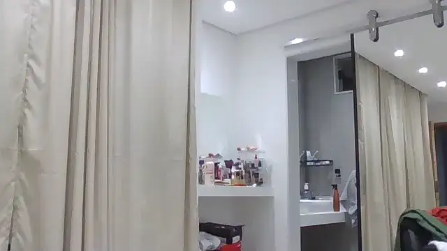 Chat +18 de Laura_81 ao vivo