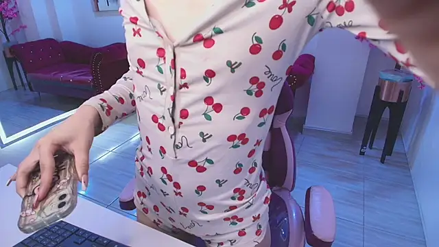 Emily_andrews 现场XXX聊天