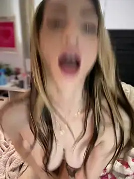 Dallyssxo_ élő XXX-chatje