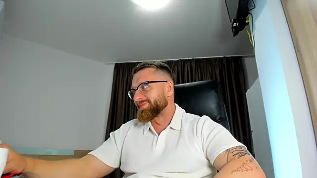 Show modela Findom_guy na web-kameri