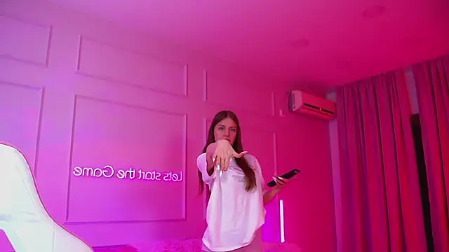 SofiaSarvains' Live XXX Chat