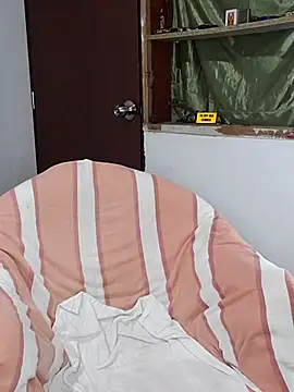 kervs_id élő XXX-chatje