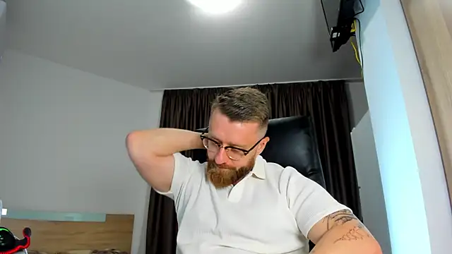 Findom_guy: διαδικτυακό σόου στην κάμερα