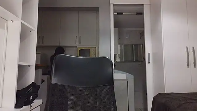 Chat +18 de kyslrana ao vivo
