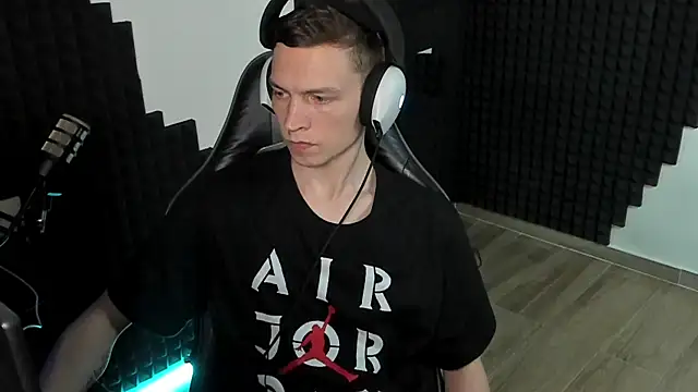 Živý XXX chat More_than_friend