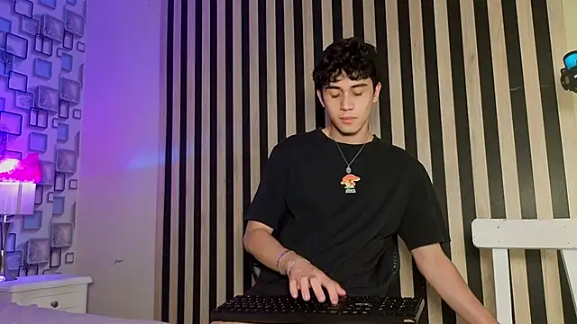MikeVoss_ Live XXX Chat