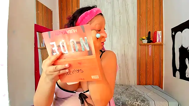 Živý XXX chat Emily_Coper18