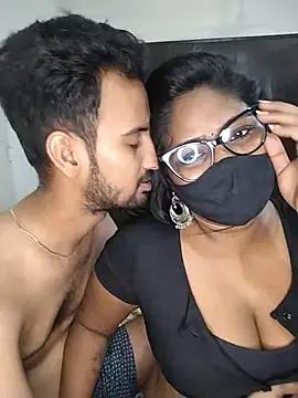 צ'אט XXX בשידור חי של crazysexycouple000
