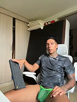 sendfer élő XXX-chatje