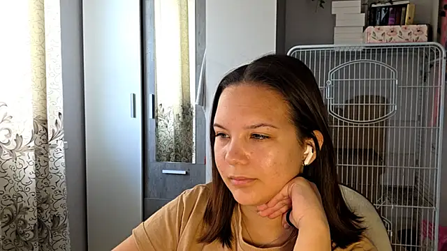 Chat +18 de AtticNobel ao vivo
